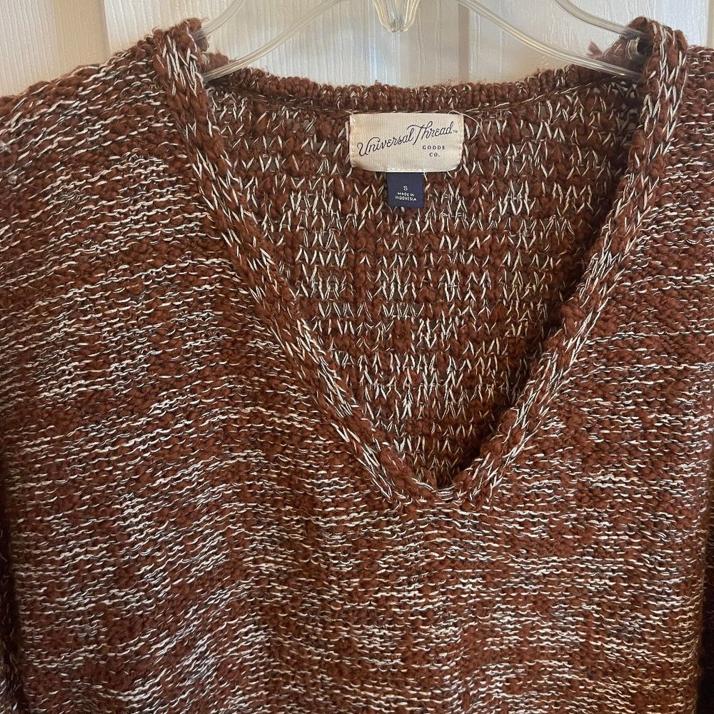Universal Thread V-Neck Pullover Sweater - Size S… - image 2